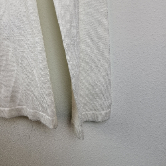 Boston Proper Turtleneck embroidered pearls Jewels Sweater Top M NWOT Cream - Picture 3 of 9